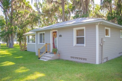 If you're interested in a true Florida lake home, here's your - Lake Home For Sale in Waldo, Florida