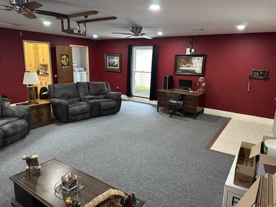 Hunters Paradise!! Beautiful 3 bedroom, 2 full bath home sitting - photo 5