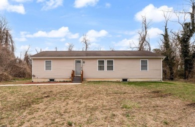 ***EHT NEW LISTING ALERT***3 BED 2 BATH RANCHER***FULL - photo 2