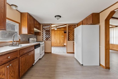 ***EHT NEW LISTING ALERT***3 BED 2 BATH RANCHER***FULL - photo 8