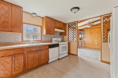 ***EHT NEW LISTING ALERT***3 BED 2 BATH RANCHER***FULL - photo 9