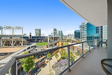 The Ultimate *FAN CAVE* with Breathtaking 11th-Floor Views Over - photo 3