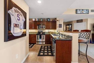 The Ultimate *FAN CAVE* with Breathtaking 11th-Floor Views Over - photo 6