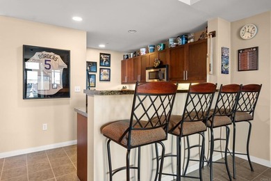 The Ultimate *FAN CAVE* with Breathtaking 11th-Floor Views Over - photo 8