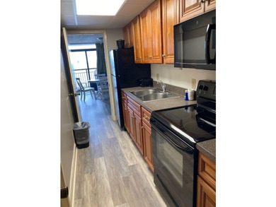 Beautiful wood flooring upgraded per resort standards. Queen - photo 8