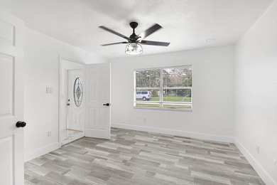 Fully renovated 3-bedroom, 2-bath home featuring a desirable - photo 20