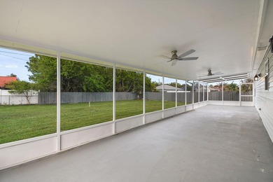Fully renovated 3-bedroom, 2-bath home featuring a desirable - photo 29