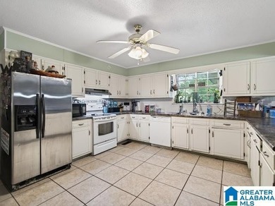 This beautiful 4 bedroom, 2 bath home sits on 1 +/- Acre - photo 33
