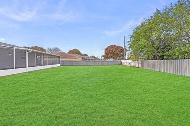 Fully renovated 3-bedroom, 2-bath home featuring a desirable - photo 35