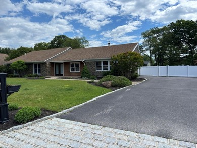 gorgeous renovated sprawling ranch,in desirable timber ridge - photo 2