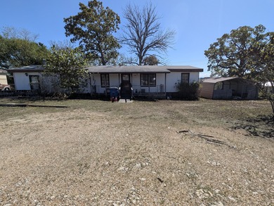 Lake Taneycomo Home For Sale in Forsyth Missouri