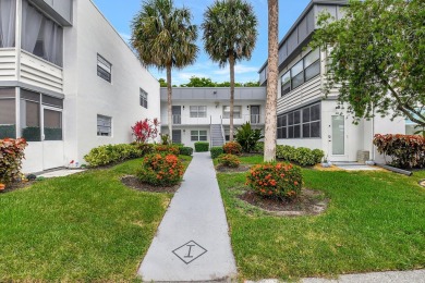 Floral Lakes  Condo For Sale in Delray Beach Florida
