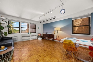 Beautifully Renovated Studio With Great Space, & Open View at an - photo 1