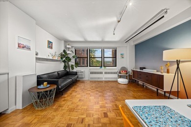 Beautifully Renovated Studio With Great Space, & Open View at an - photo 2