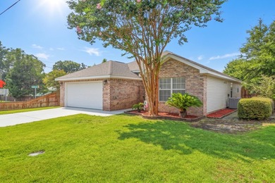 Move-in ready and just minutes from Hurlburt Field! Welcome to - photo 5