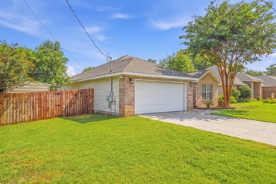 Move-in ready and just minutes from Hurlburt Field! Welcome to - photo 6