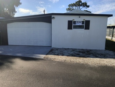 Lake Home For Sale in Kenansville, Florida