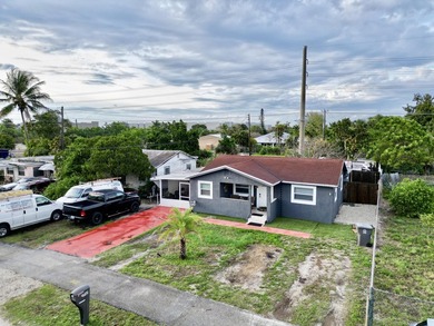 Welcome to this charming single-story gem in the highly - photo 1