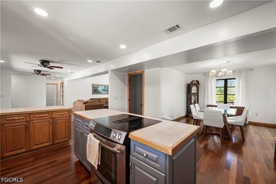 Custom built 5 bedroom, 4 bathroom, 2 car garage home with - photo 14
