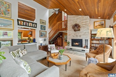 This is a home you feel the moment you enter, architecturally - photo 18