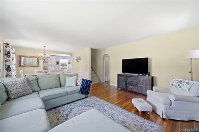 Welcome to this beautifully updated 4/5-bedroom Dutch - photo 6