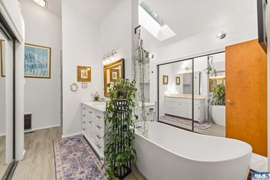 This is a home you feel the moment you enter, architecturally - photo 28