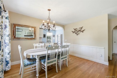 Welcome to this beautifully updated 4/5-bedroom Dutch - photo 9