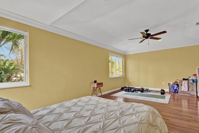Beautiful two-story home located in the desirable Classics at - photo 33