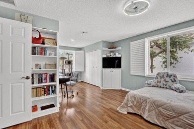 Beautiful two-story home located in the desirable Classics at - photo 38