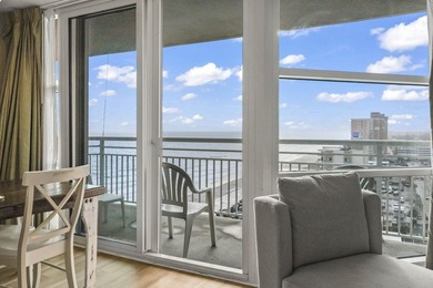 Welcome to this beautifully updated, fully furnished top-floor - photo 6