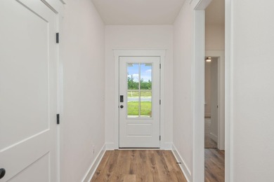 Beautiful new construction 3-bedroom, 2-bath home located in the - photo 5