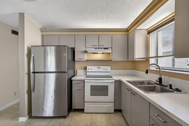 Welcome to this beautifully maintained 2-bedroom, 2-bath - photo 11