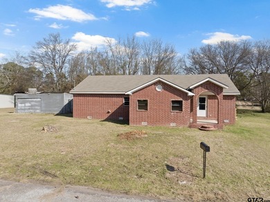Welcome to your lake home! This new listing offers a delightful - photo 2