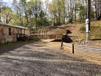 Perfect location for your new residence or rental property! This - photo 3