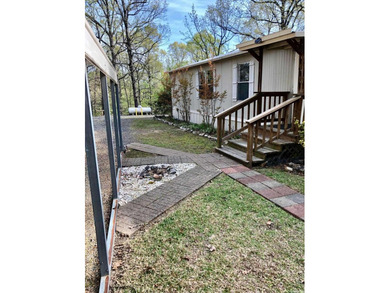 Perfect location for your new residence or rental property! This - photo 4