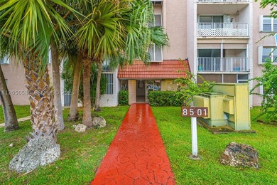 First-floor condo in the desirable Summit Chase community - photo 18