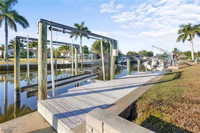 LOCATION, LOCATION, LOCATION! Large furnished Gulf Access pool - photo 4