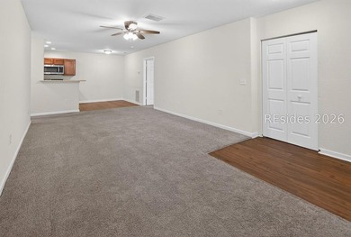 PLANTATION POINT IN BLUFFTON! Located in a sought-after - photo 5