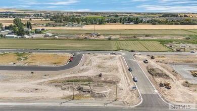 Next to Alliance Title and Fall River Family Medical! Build your - photo 12