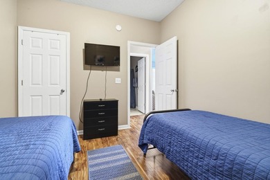 Welcome to this beautifully maintained unit in River Oaks - photo 32