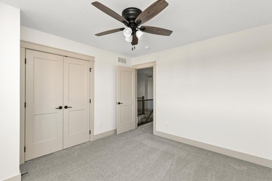 This beautiful 2-story home features 5 bedrooms, 3.5 bathrooms - photo 33
