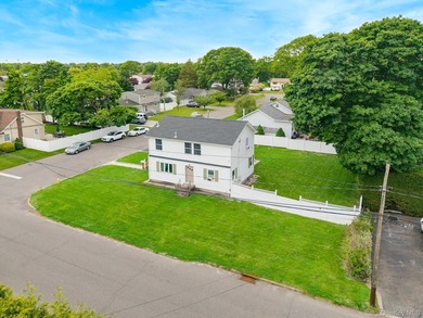 Welcome to this beautiful expanded cape located in Islip. This - photo 2