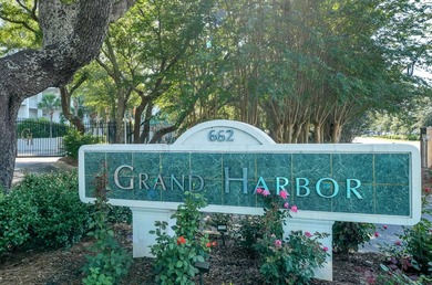 Experience luxury waterfront living with breathtaking panoramic - photo 6