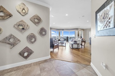 Experience luxury waterfront living with breathtaking panoramic - photo 10