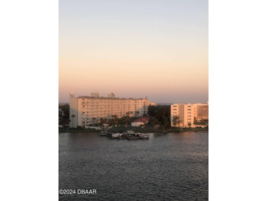 (private lake, pond, creek) Condo For Sale in Daytona Beach Florida