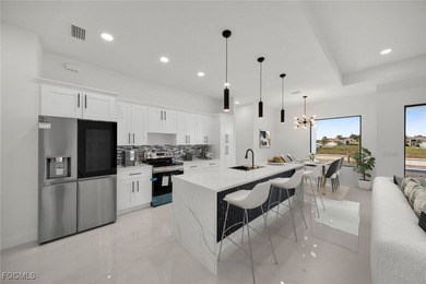 *PRICE TO SALE*... SW Cape Coral Waterfront Pool Home - SELLER - photo 4