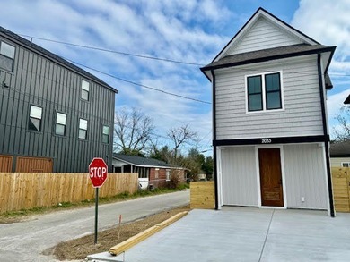 CUSTOM NEW CONSTRUCTION on an up and coming area with many new - photo 2