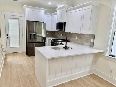 CUSTOM NEW CONSTRUCTION on an up and coming area with many new - photo 4