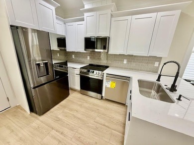 CUSTOM NEW CONSTRUCTION on an up and coming area with many new - photo 7
