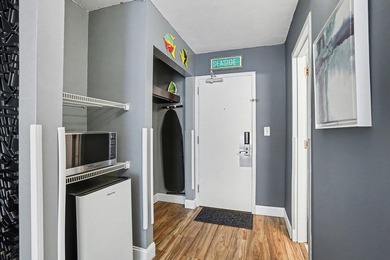 Investor-ready efficiency condo located in the iconic Landmark - photo 10